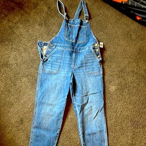 Old navy woman’s size 16 denim overalls brand new.